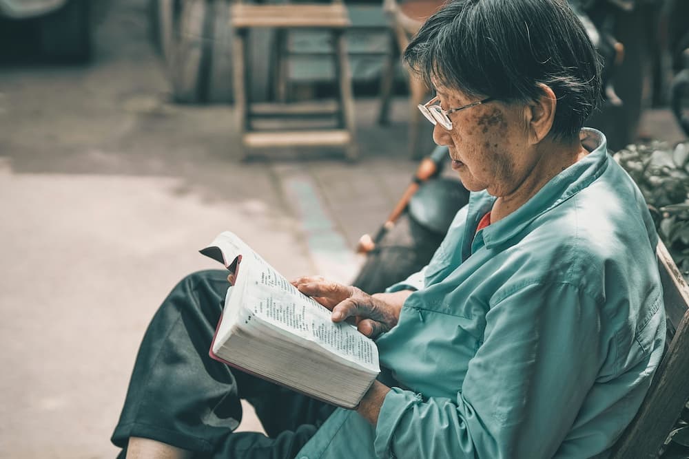 Care coordinator working with family